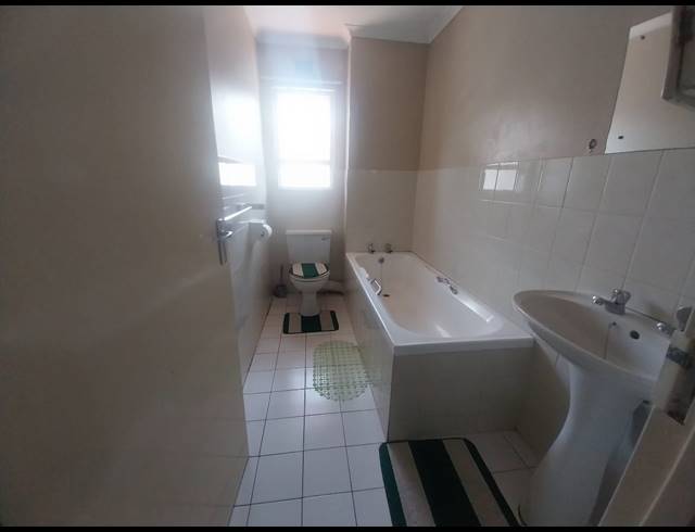 3 BEDROOM FLAT FOR SALE IN PINETOWN CENTRAL